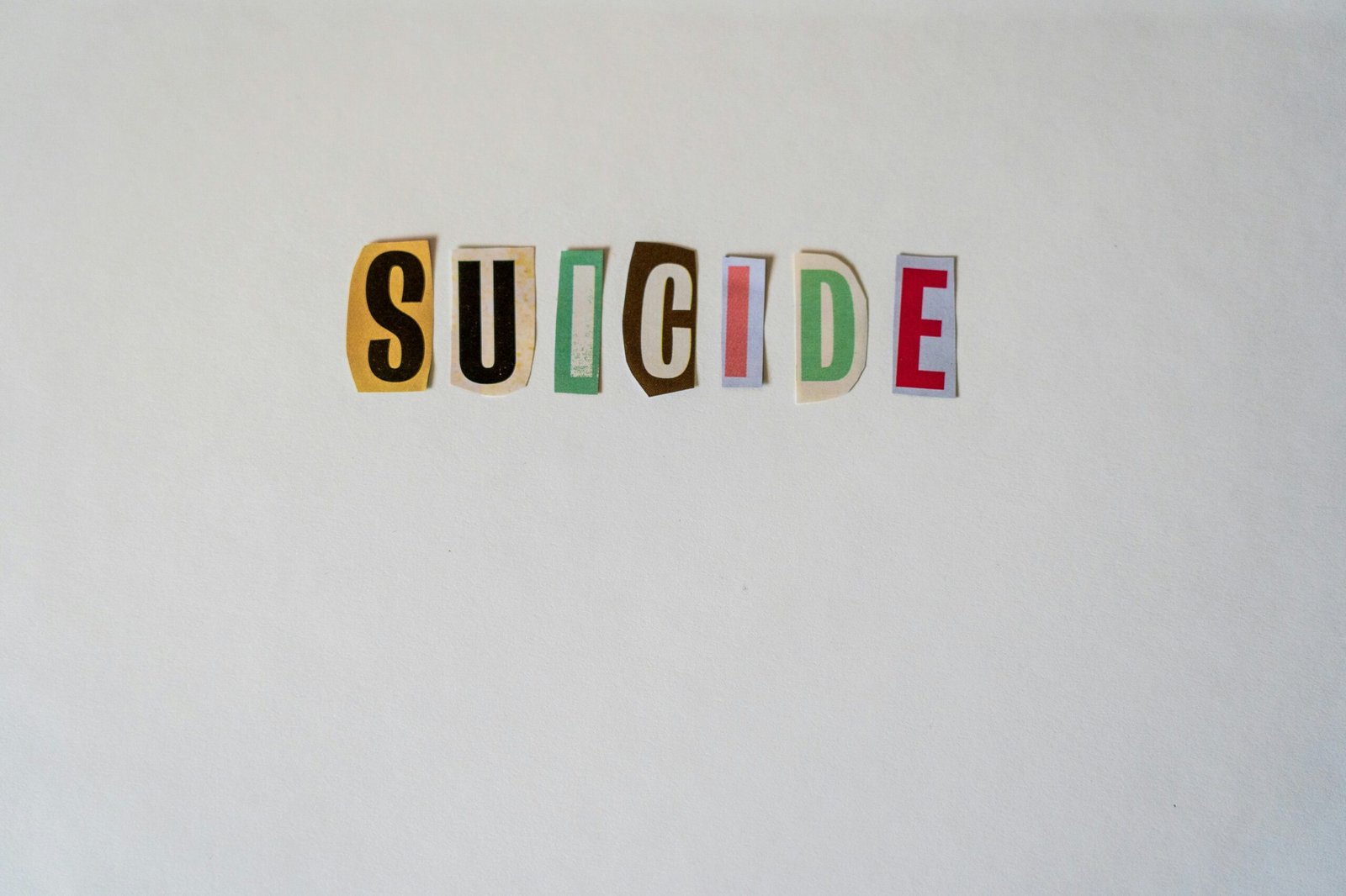 Suicidio imagen background psicologia saudade e terra